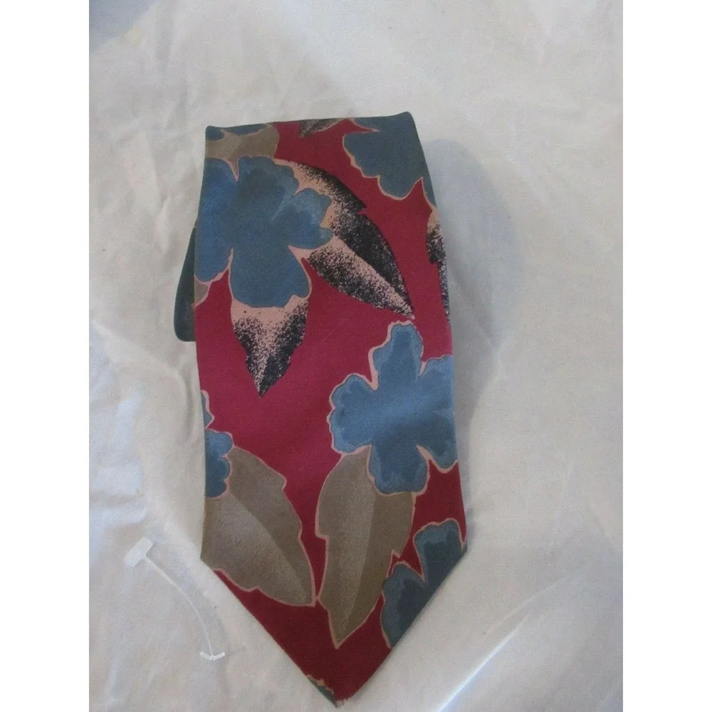 AQUASCUTUM London Tie Necktie All Silk Hand Fashioned Maroon tropical floral